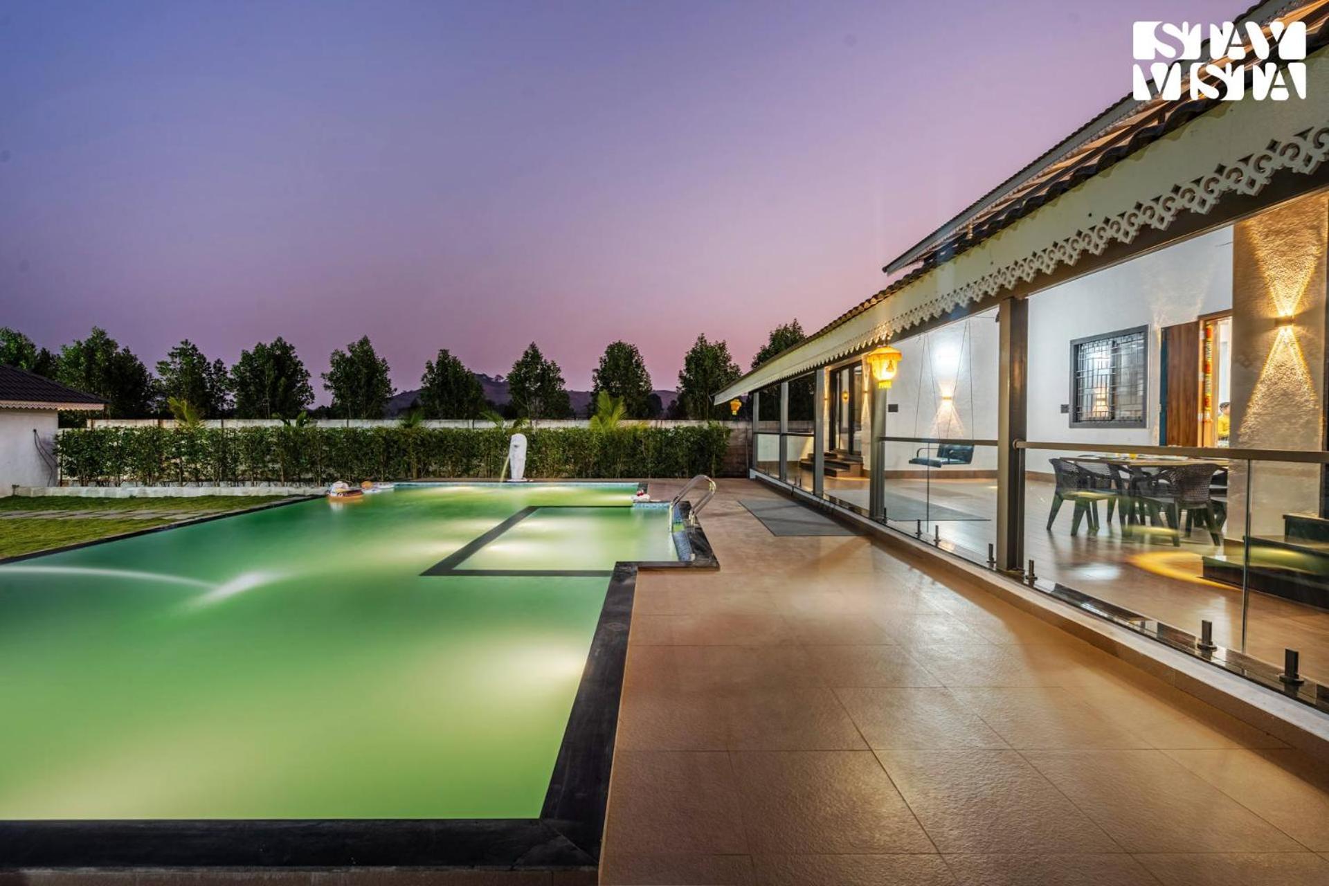Villa Stayvista At Blisswood With Pool & Bar Nashik