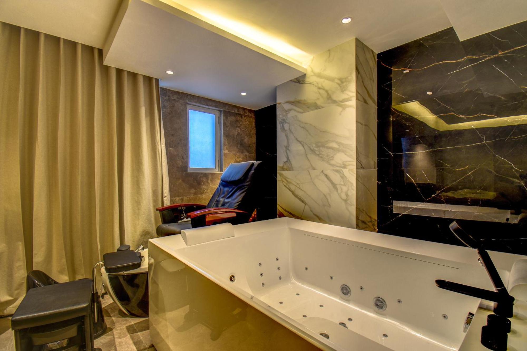 Hotel The Ssk Solitaire , Boutique And