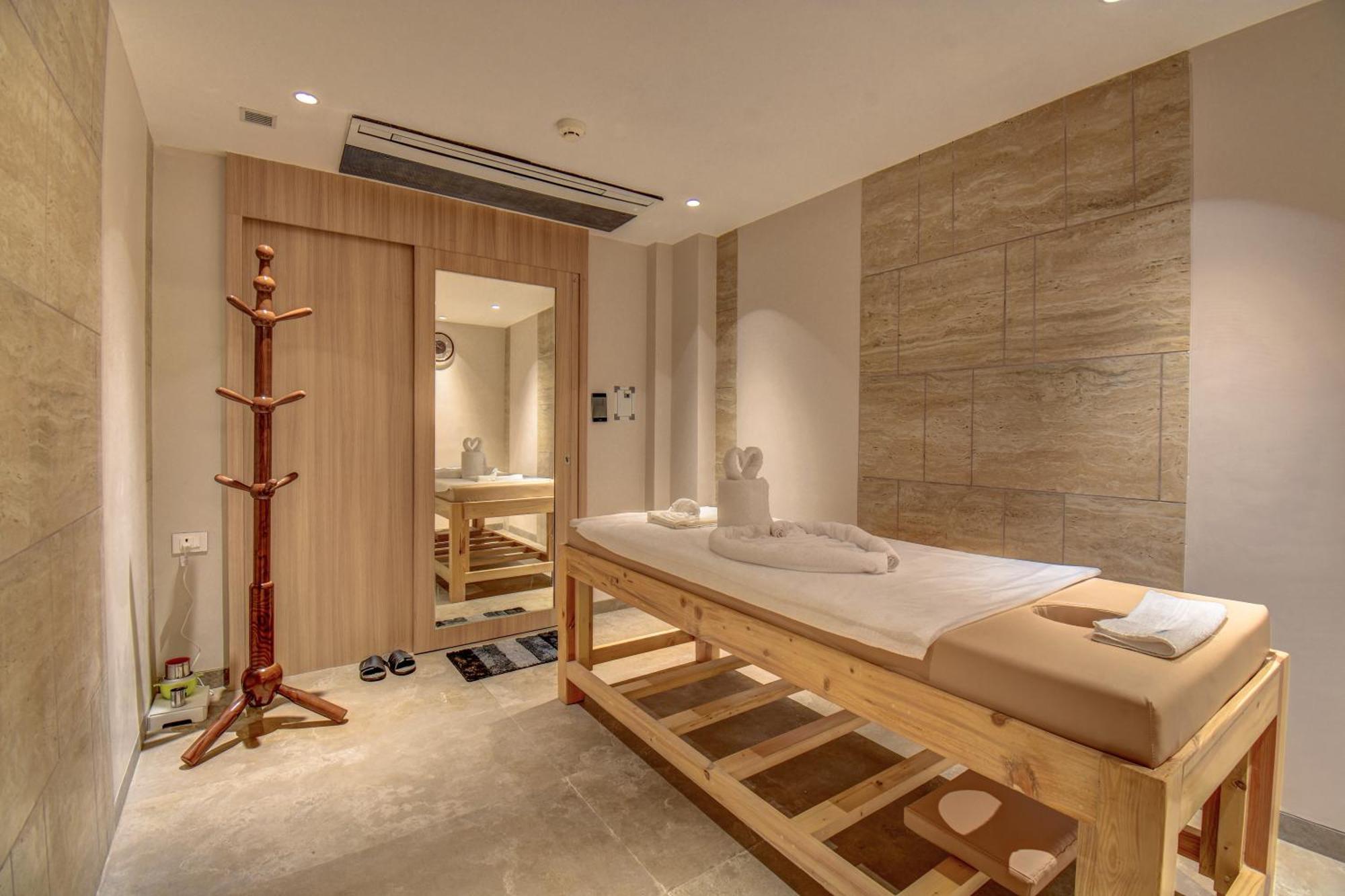 The Ssk Solitaire , Boutique And 3* Nashik