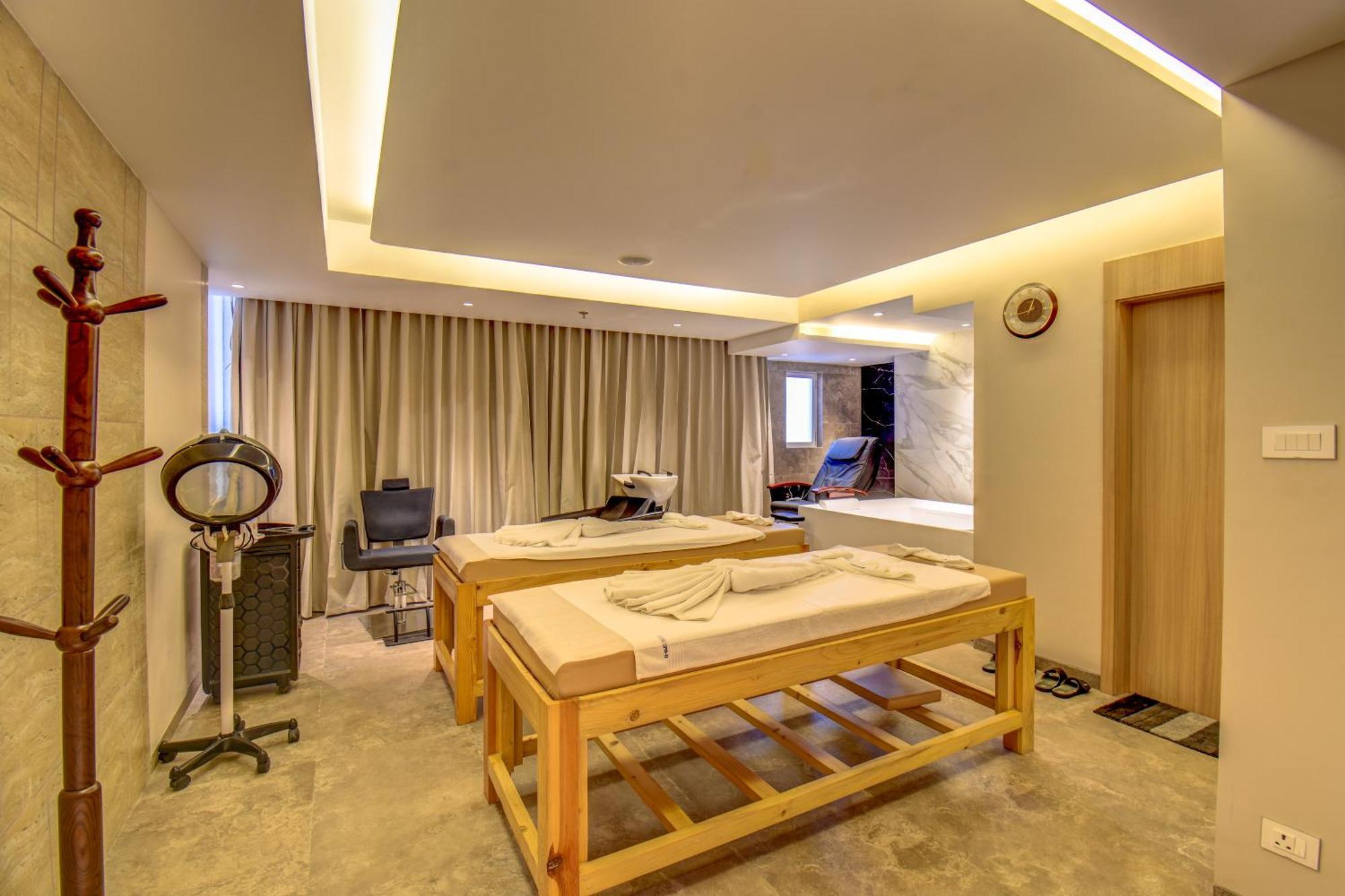 Hotel The Ssk Solitaire , Boutique And