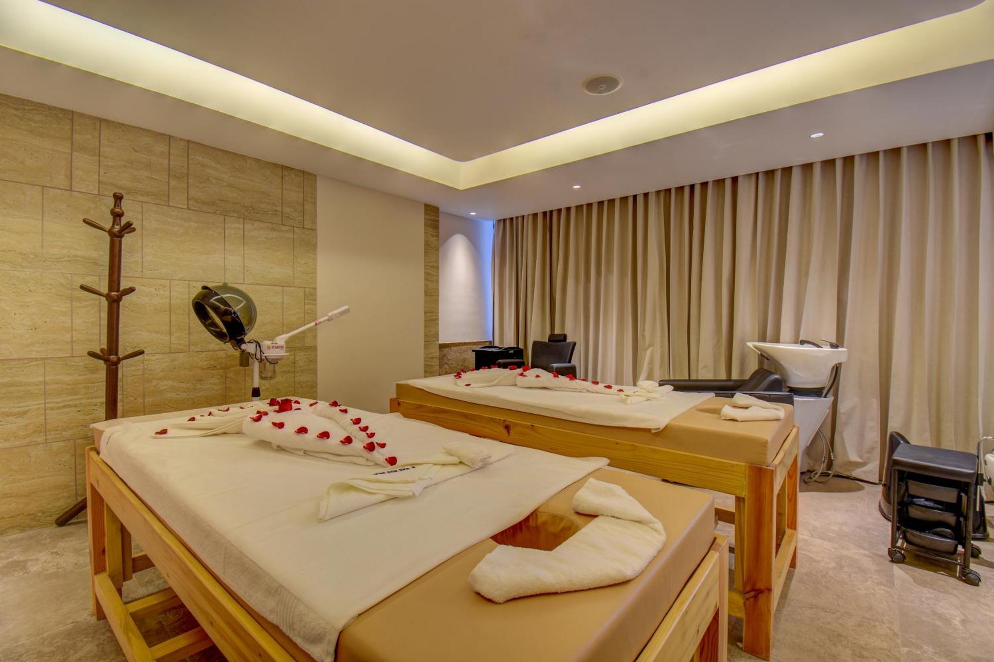 The Ssk Solitaire , Boutique And 3* Nashik