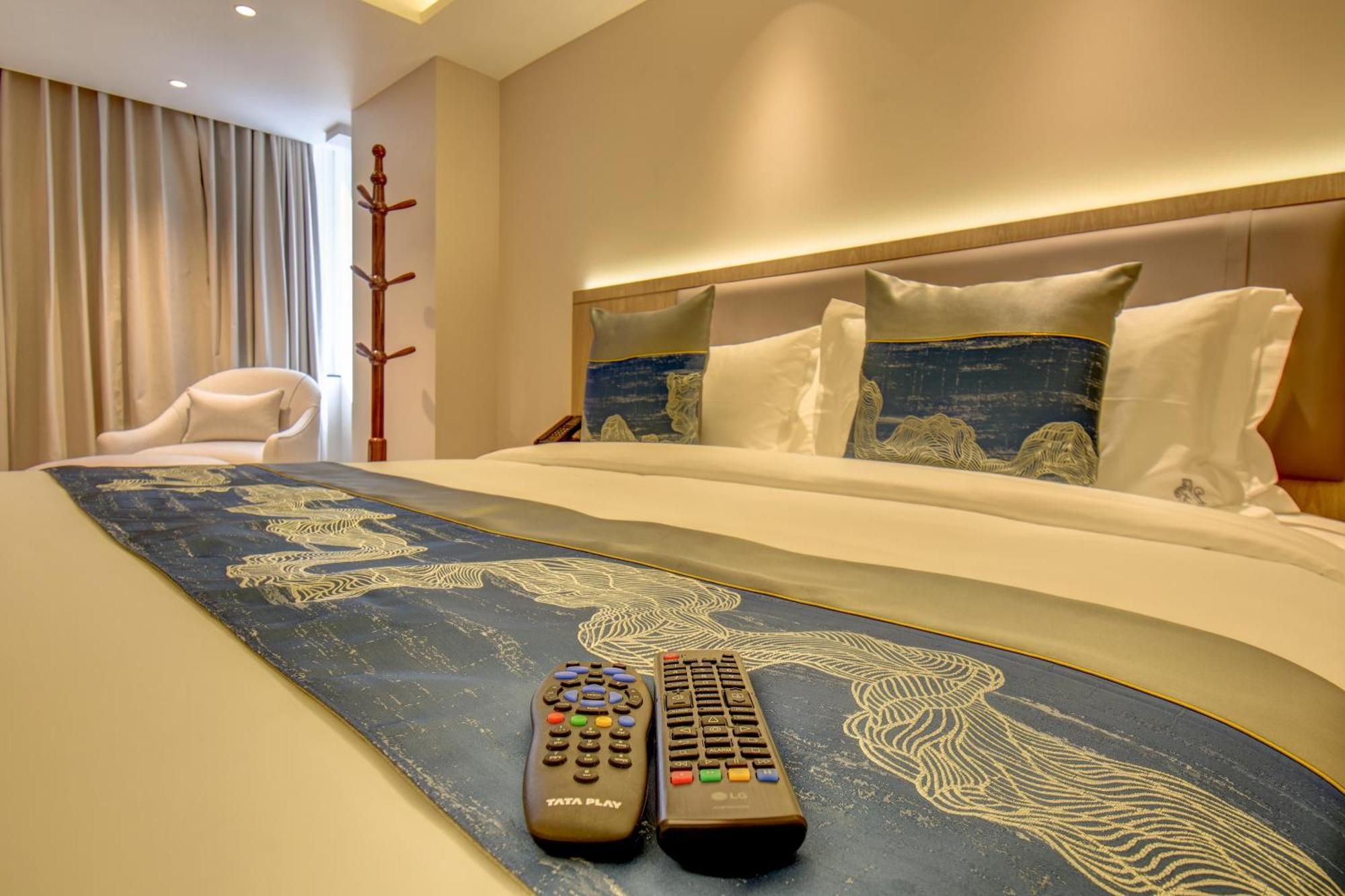 The Ssk Solitaire , Boutique And 3* Nashik