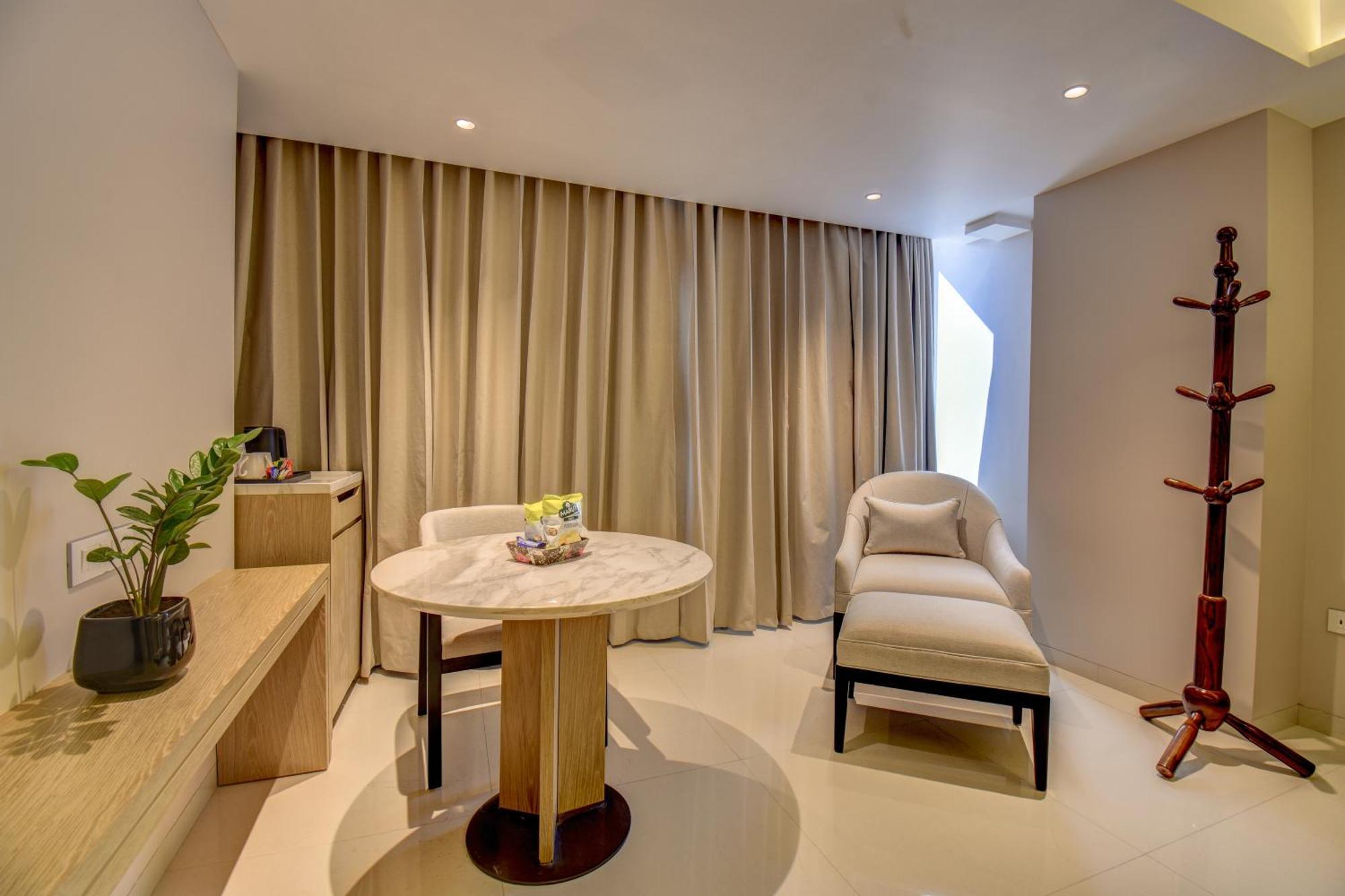 The Ssk Solitaire , Boutique And Hotel