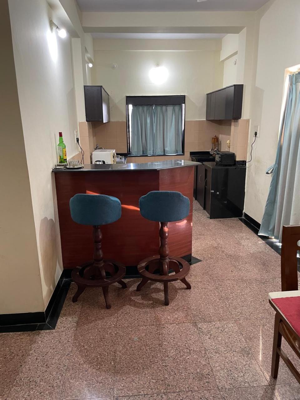 Verandah Apartment *