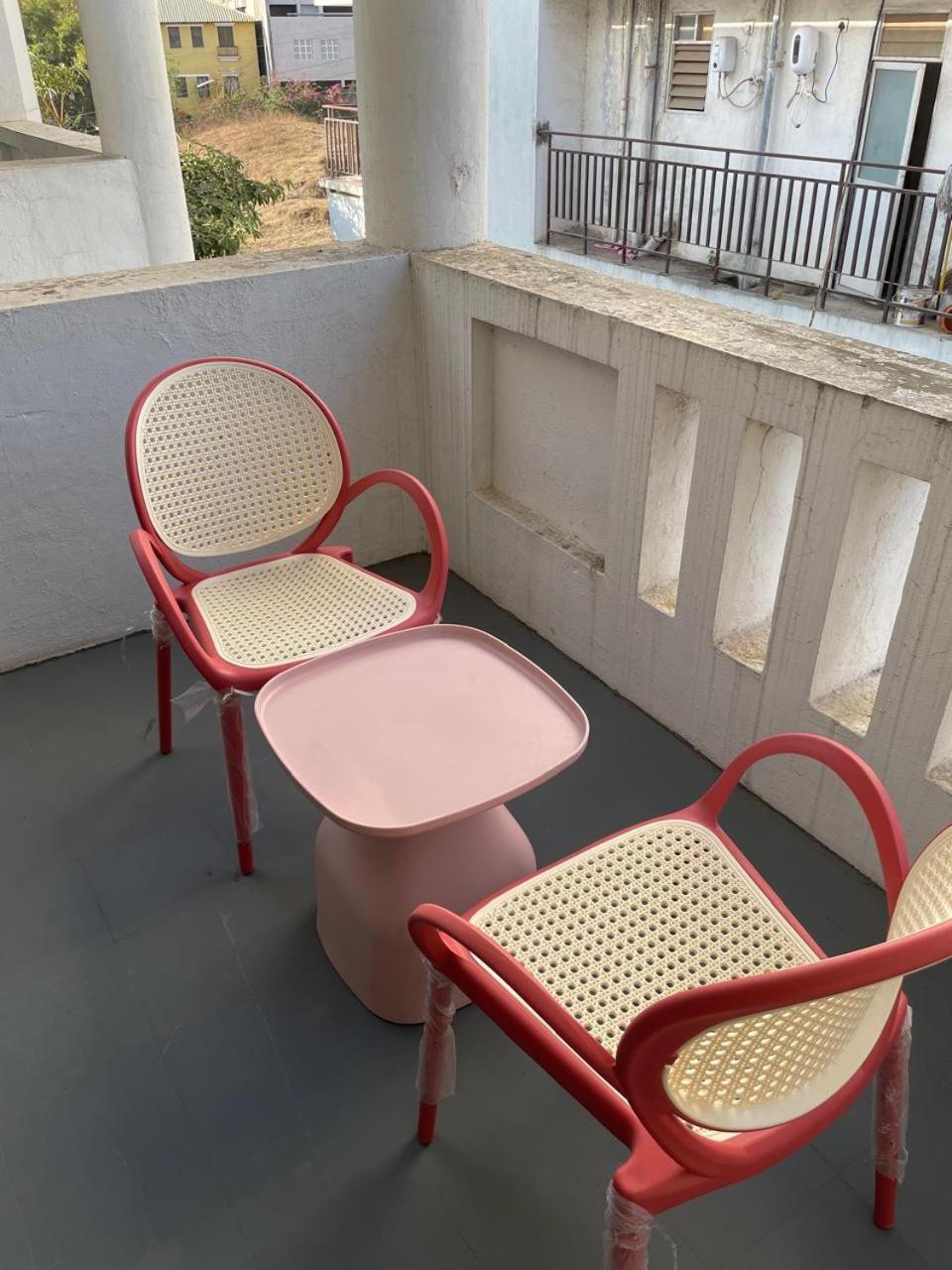 Verandah Apartment *