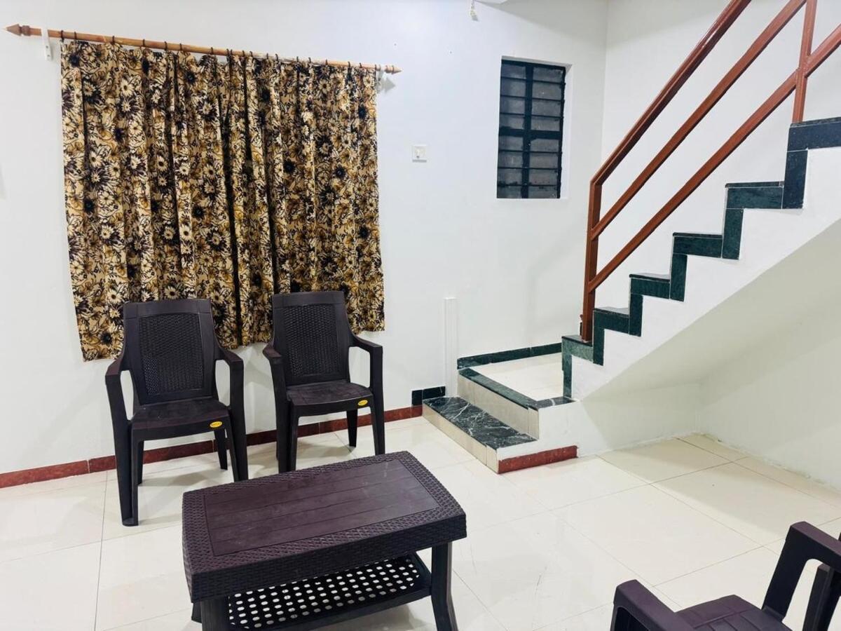 Siddhi Row House -2 Bhk Holiday home *