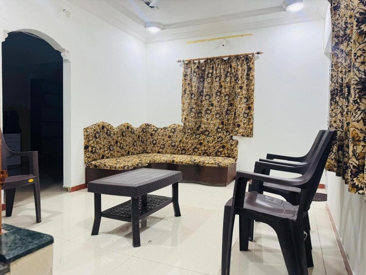 Siddhi Row House -2 Bhk Holiday home *