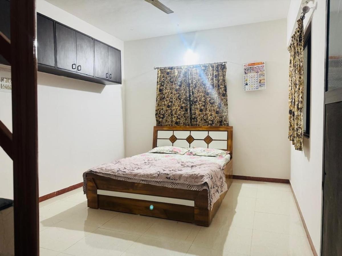 Siddhi Row House -2 Bhk Holiday home *