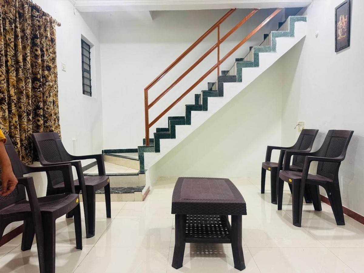 Siddhi Row House -2 Bhk Holiday home *