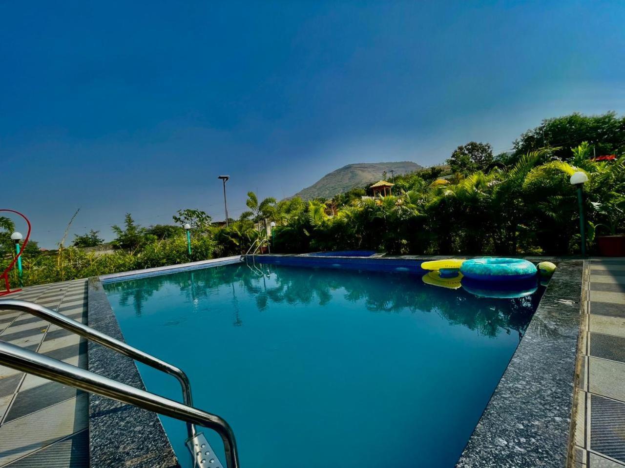 Casa Restaurant And Resort