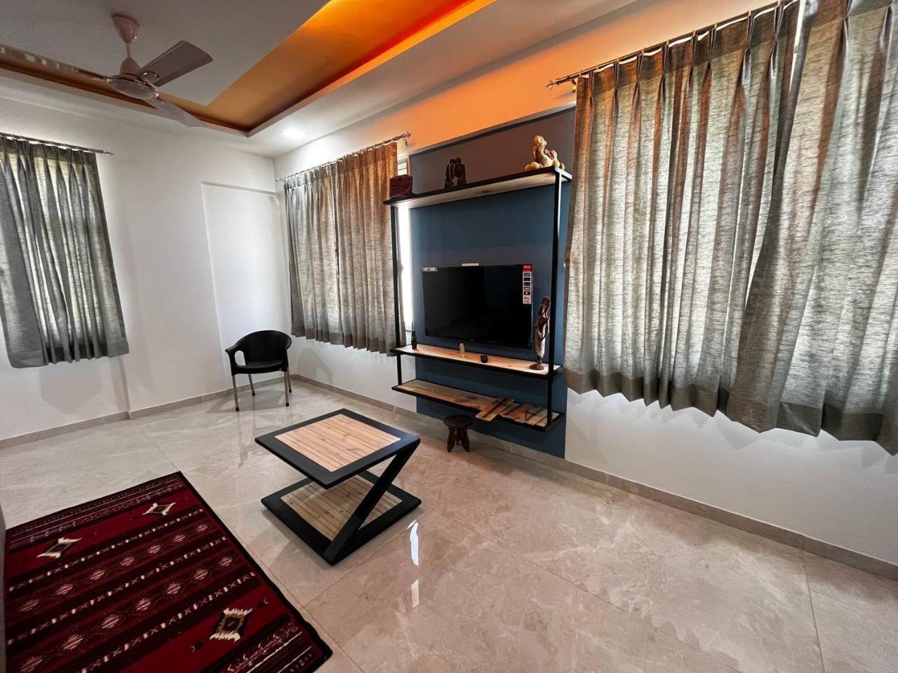 Anahat Host All Shuttler 2Bhk 2 Bed Ac Appartment Apartment