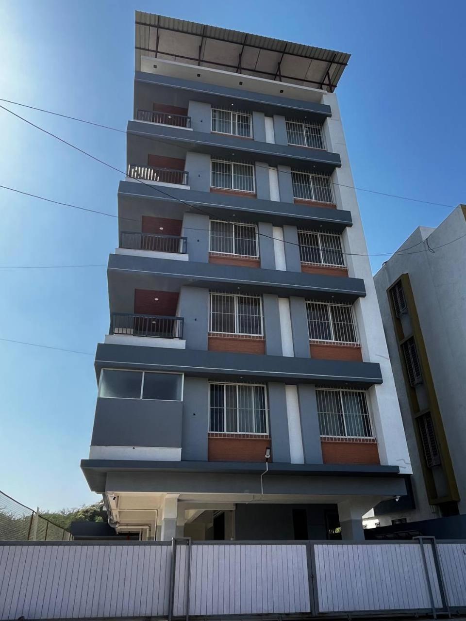 Anahat Host All Shuttler 2Bhk 2 Bed Ac Appartment Apartment