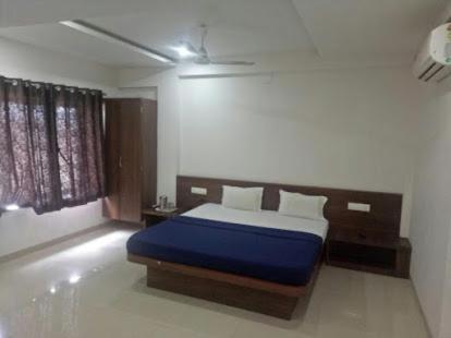 Hotel Townhouse Gadge Maharaj Road Near Godavari River *