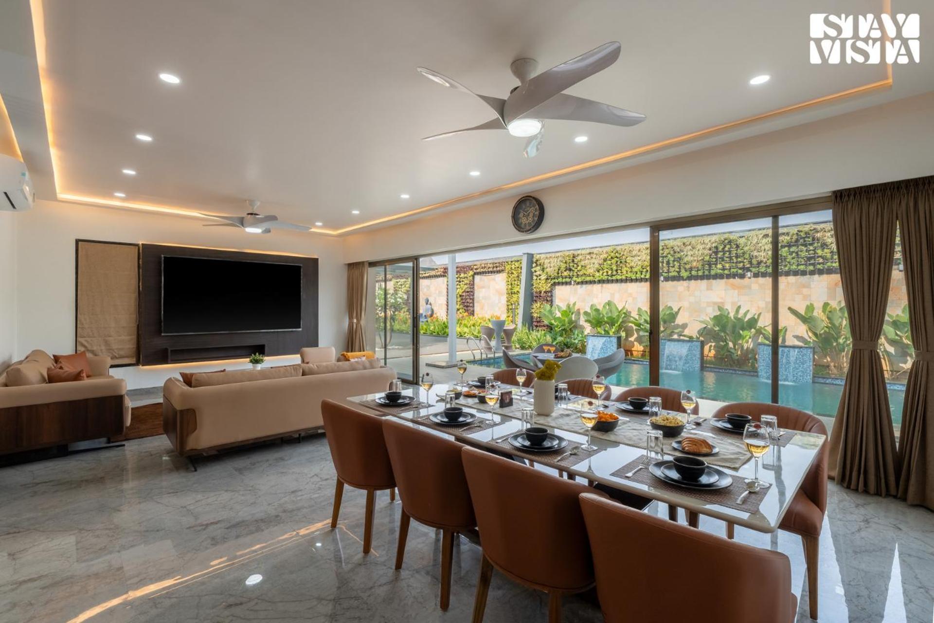 Villa Stayvista At Daisy Dell With Pool, Gazebo, Wi-fi Nashik