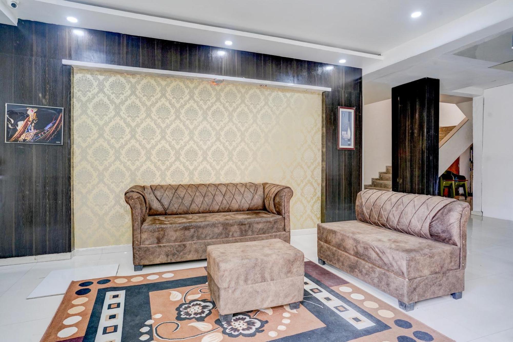 Townhouse Gadge Maharaj Road Near Godavari River Hotel Nashik