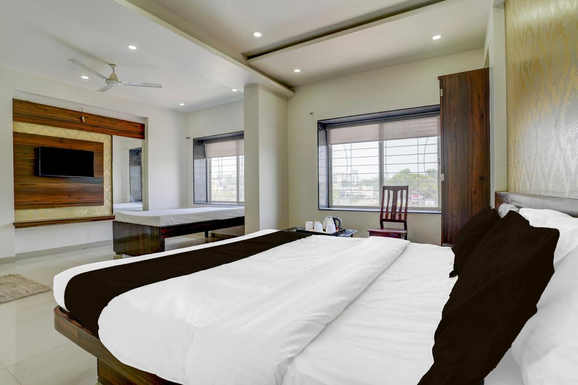 Townhouse Gadge Maharaj Road Near Godavari River * Nashik