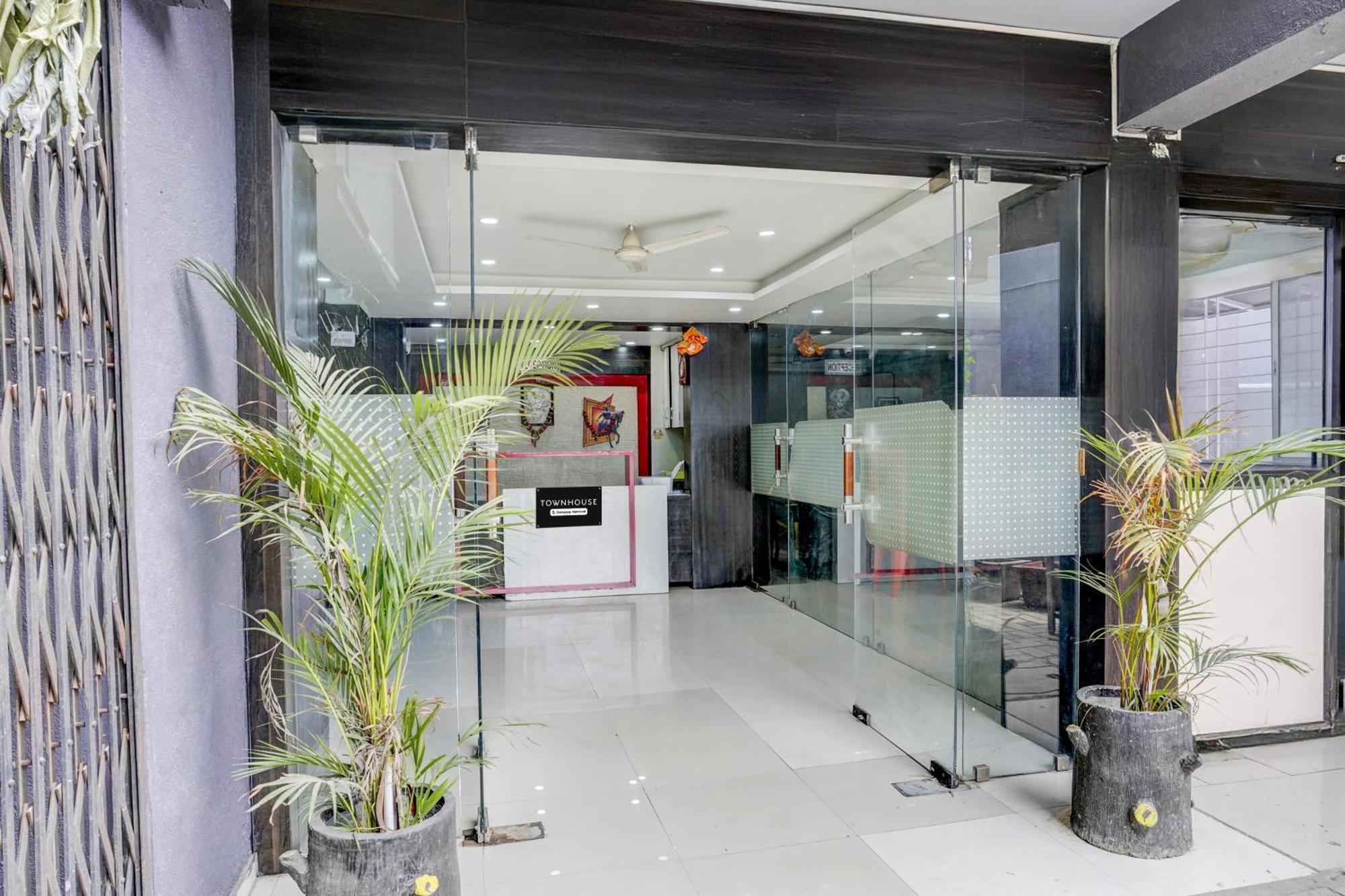 Super Townhouse Godavari Riverbank Formerly Shanti Datta *