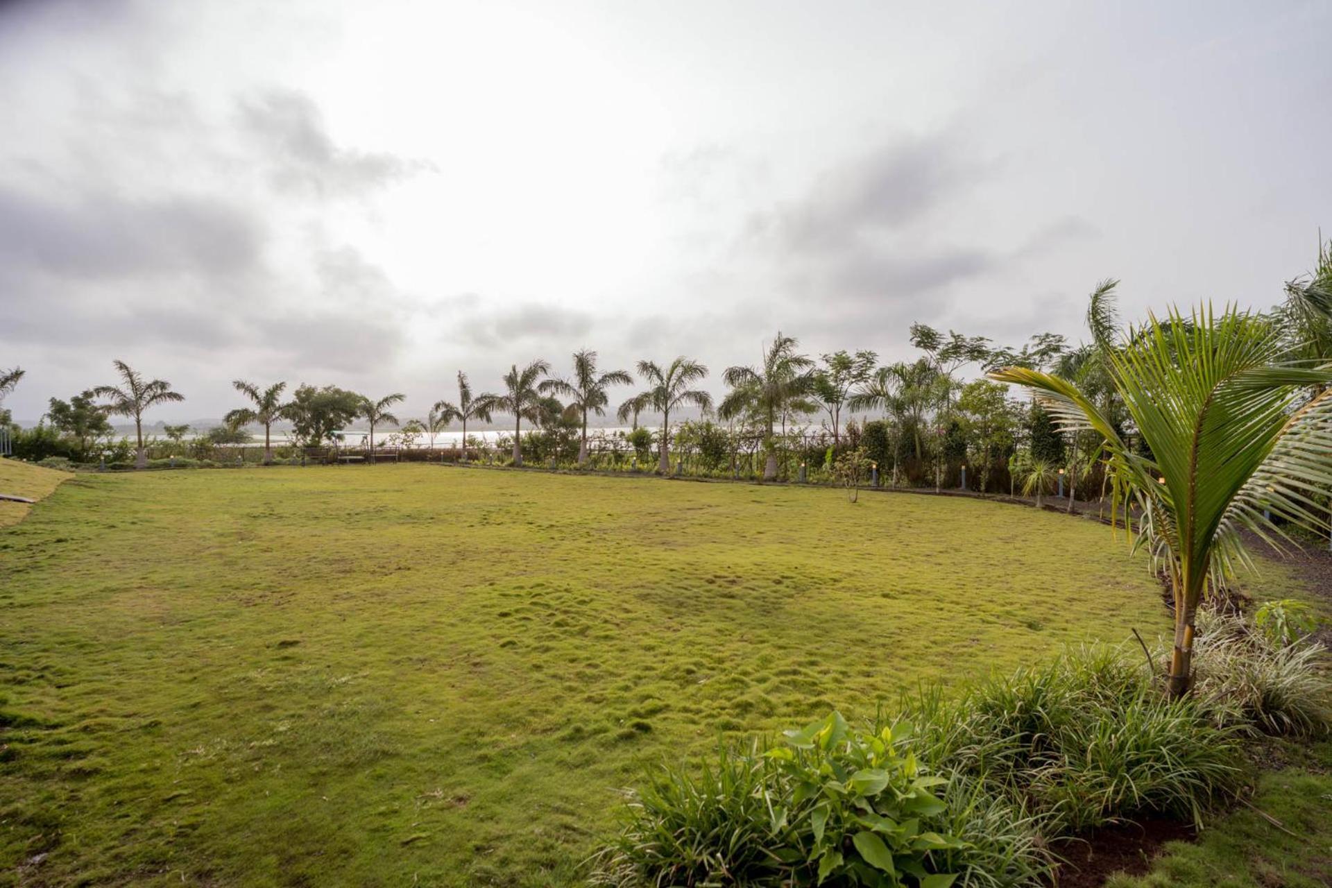 Stayvista's Eva - Lakeside Luxury With Modern Decor, Pool & Expansive Lawn - Near Sula Nashik