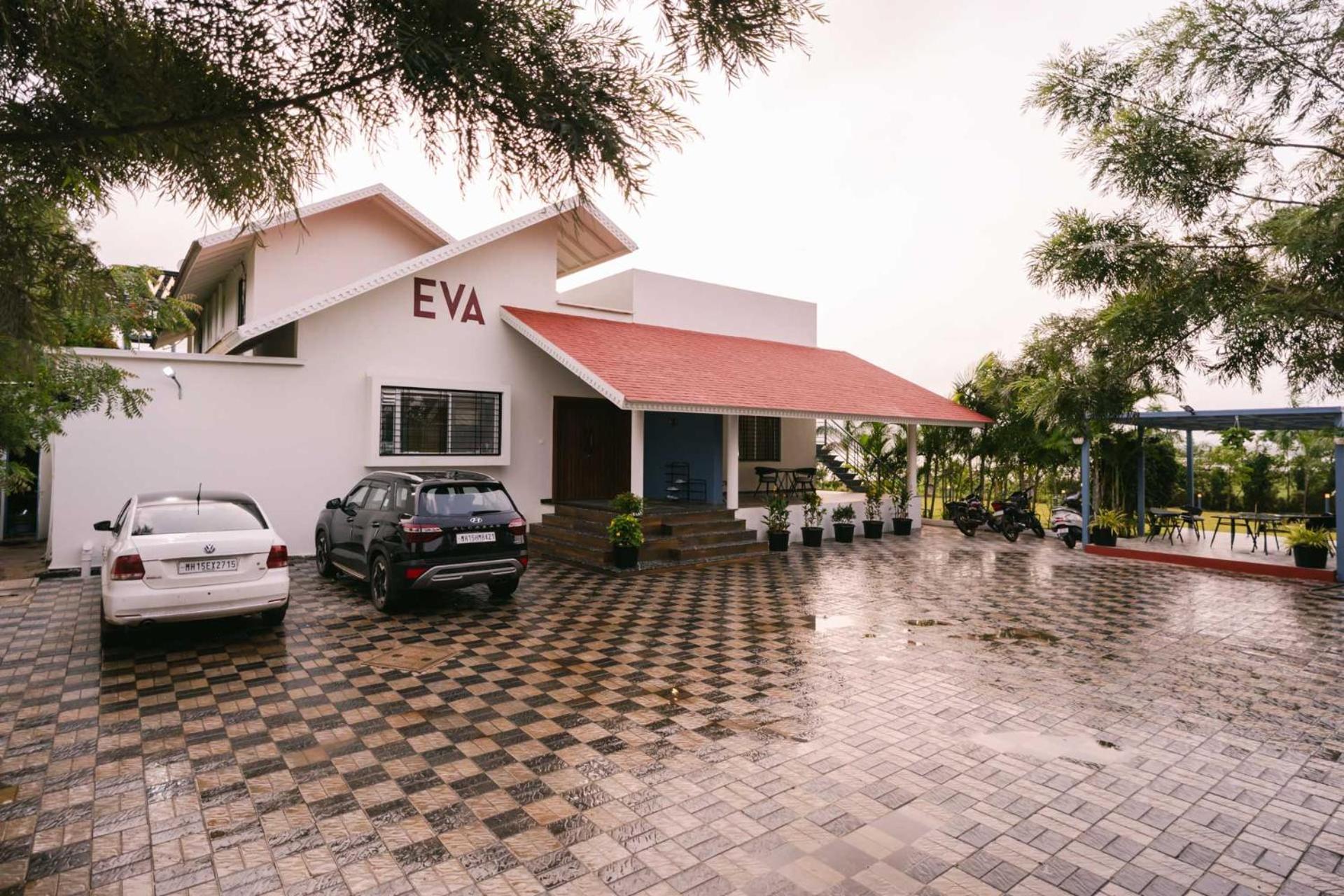 Stayvista's Eva - Lakeside Luxury With Modern Decor, Pool & Expansive Lawn - Near Sula * Nashik