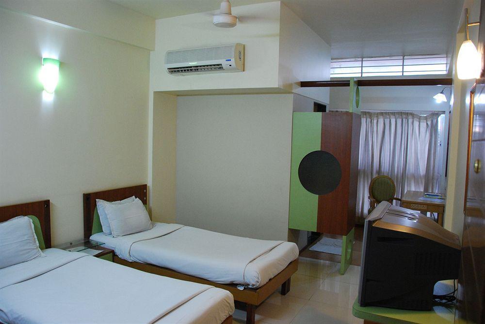 Hotel Ira By Orchid, 3*