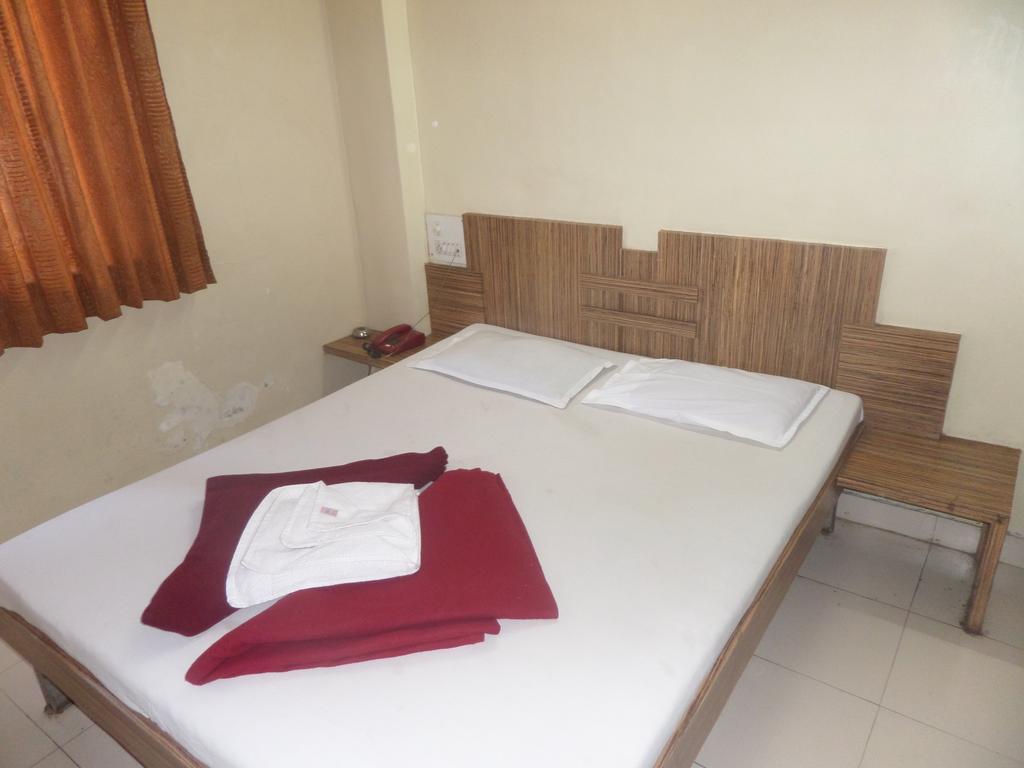 Hotel Sai Ratna *