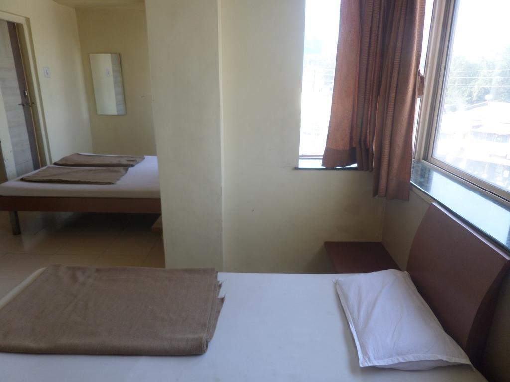 Hotel Sai Ratna *