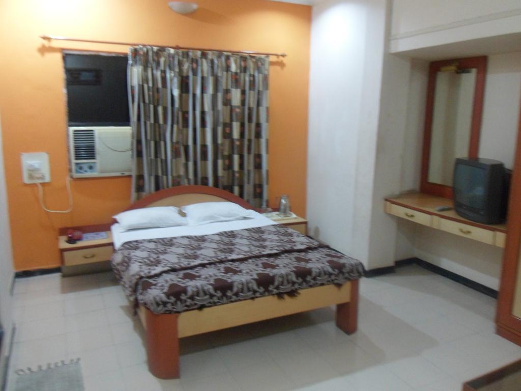 Sri Jai Palace Hotel *