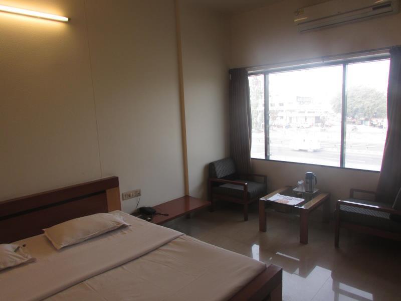 Hotel Surya Renaissance 2*