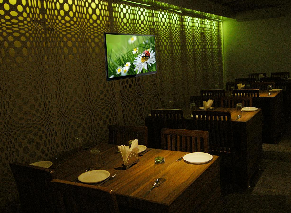 Oyo 10672 Riviera 3* Nashik