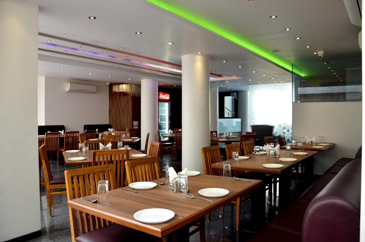 Hotel Oyo 10672 Riviera Nashik