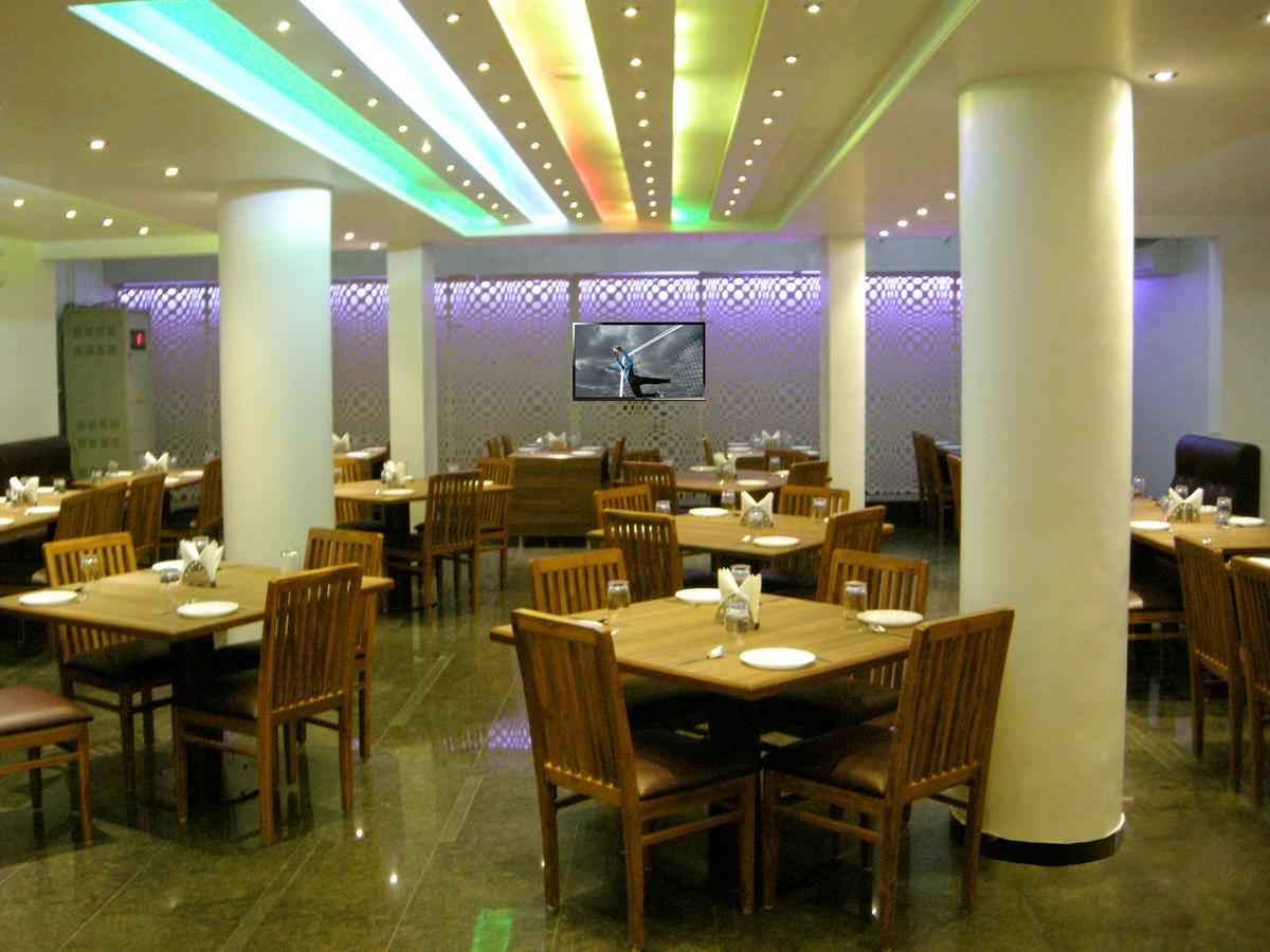 Hotel Oyo 10672 Riviera