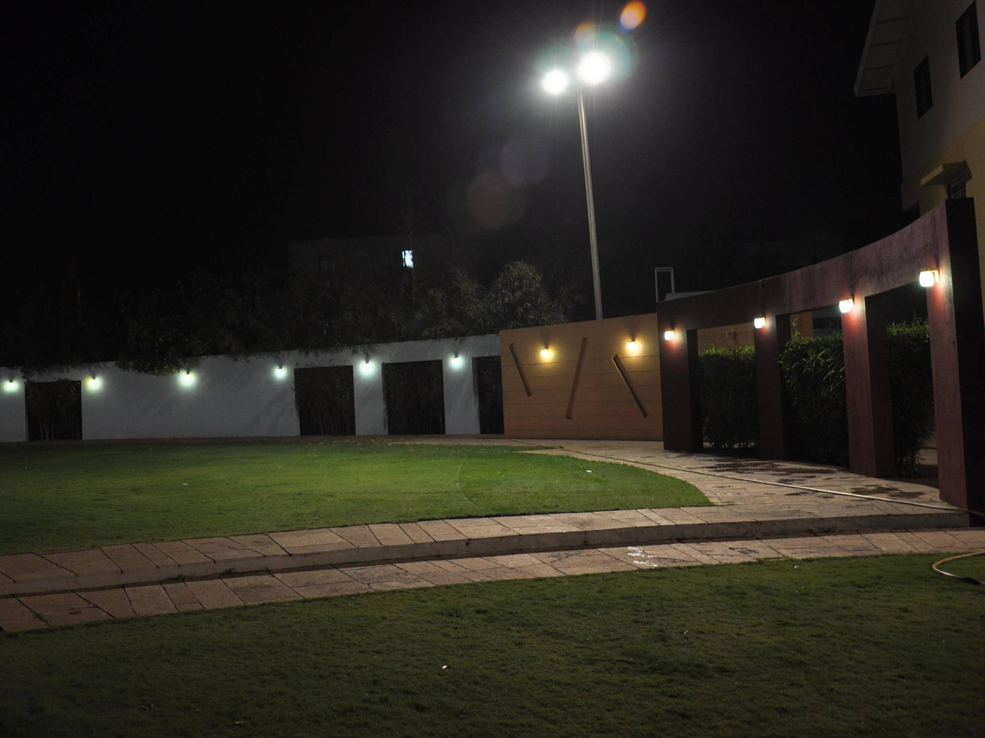 Hotel Palms Residency