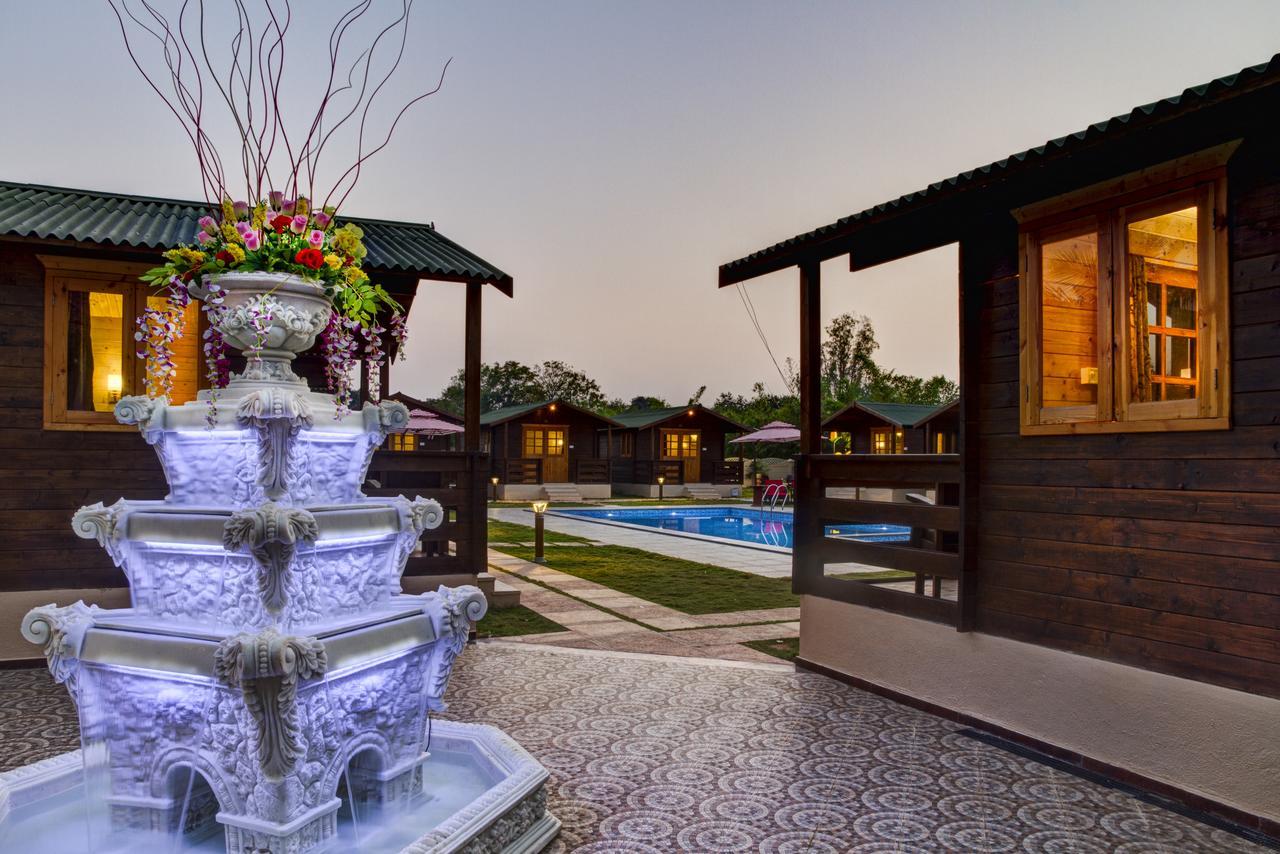 Resort Shree Balaji Lawns And *