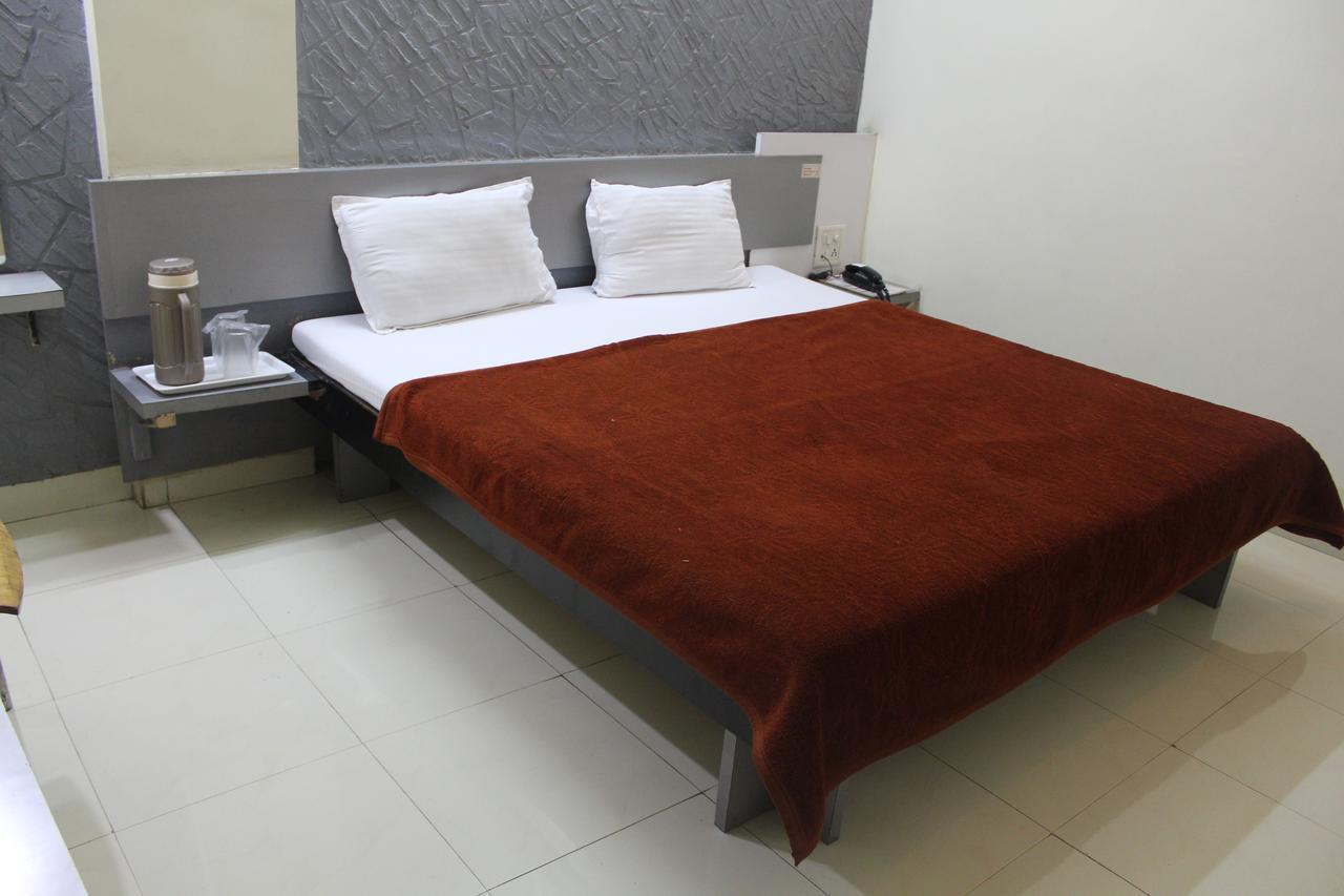 Cool Palace Hotel 2*