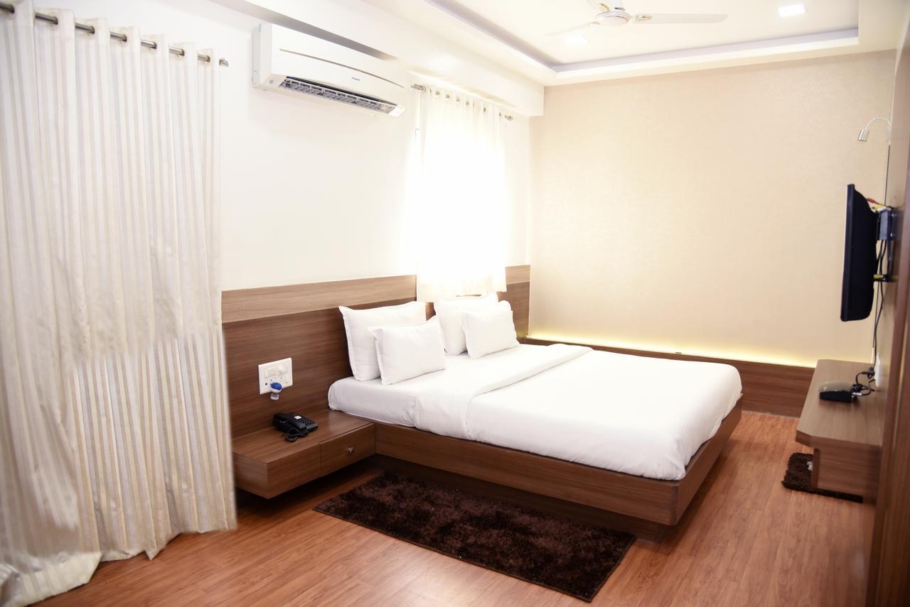 Hotel Oyo 10672 Riviera