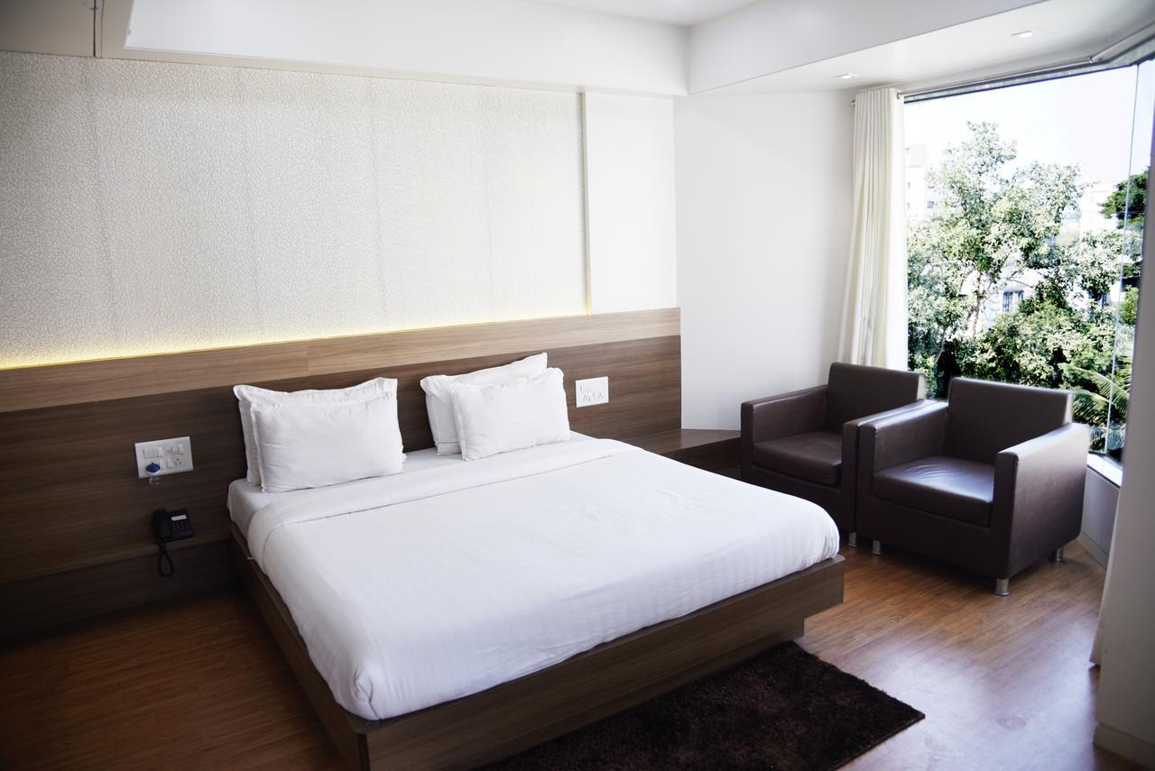 Hotel Oyo 10672 Riviera