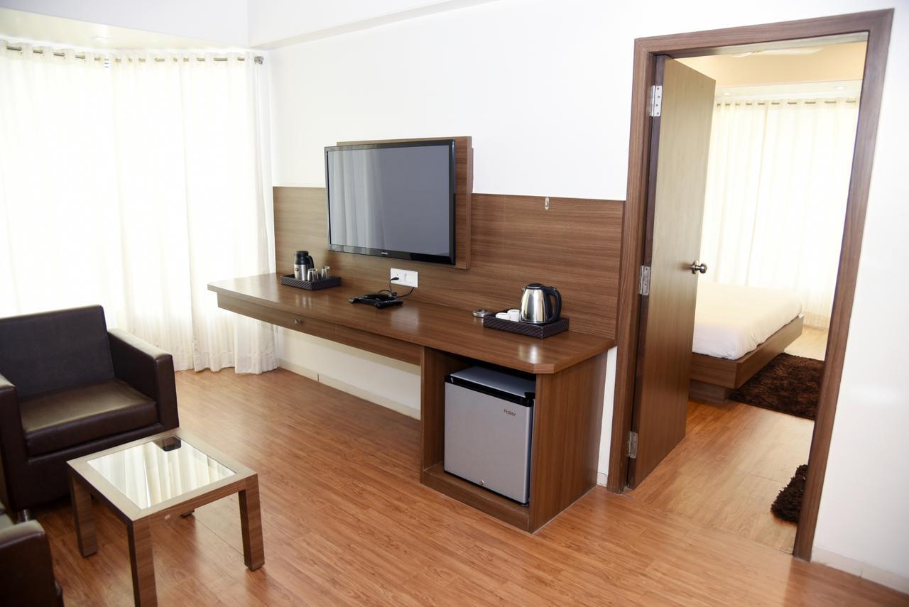 Hotel Oyo 10672 Riviera Nashik
