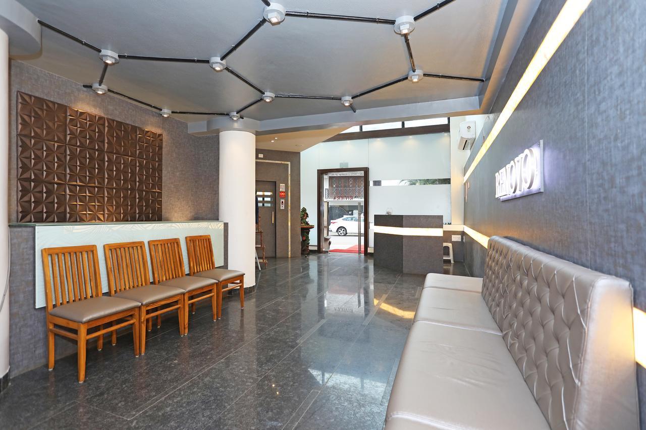 Oyo 10672 Riviera 3*