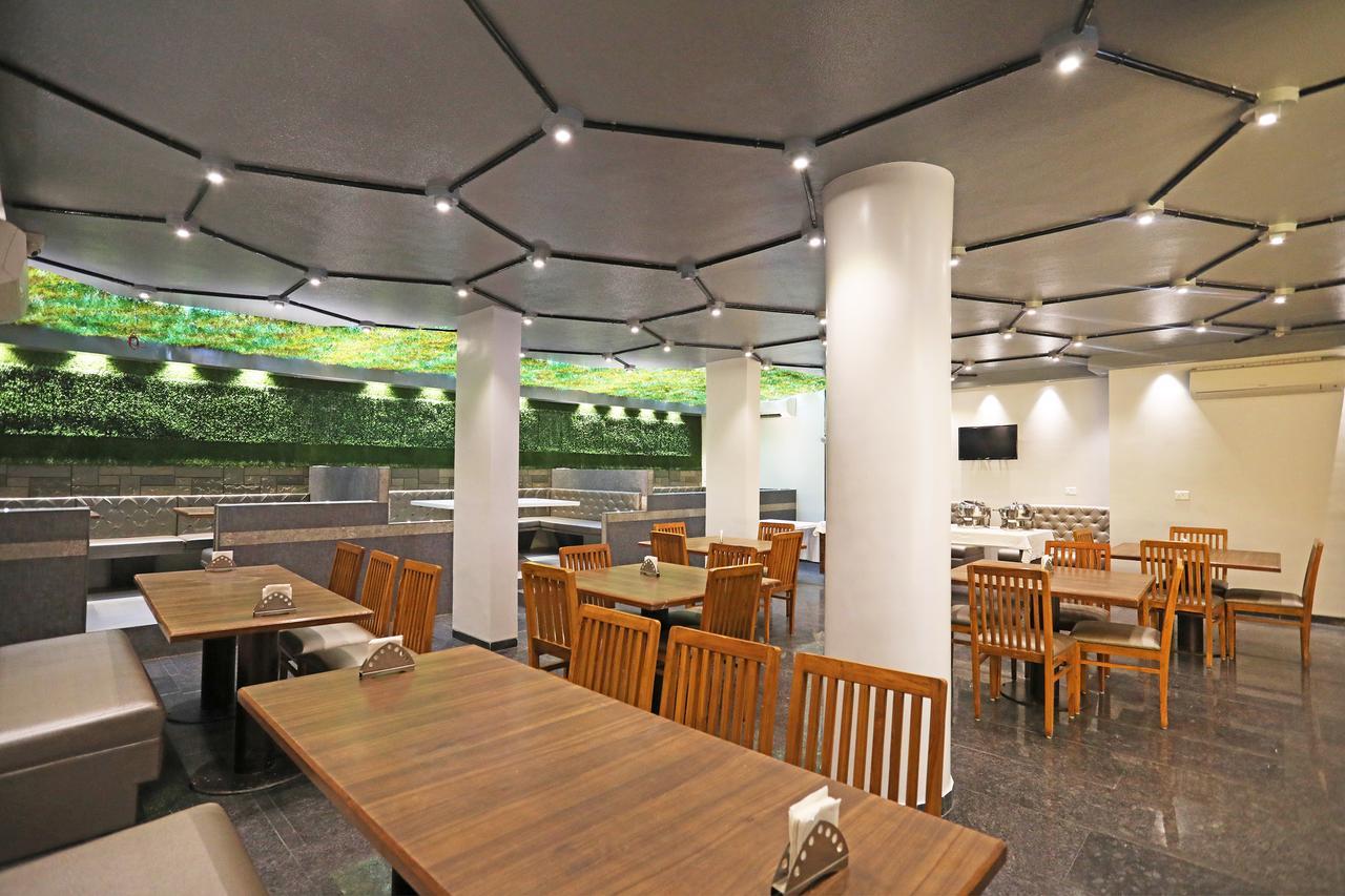 Hotel Oyo 10672 Riviera Nashik