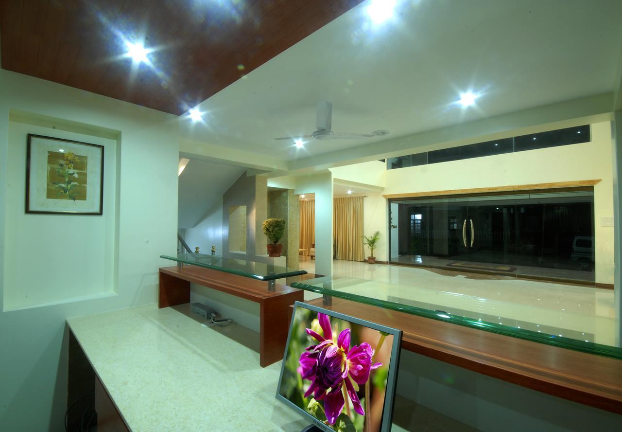 Hotel New Holiday Plaza 3*