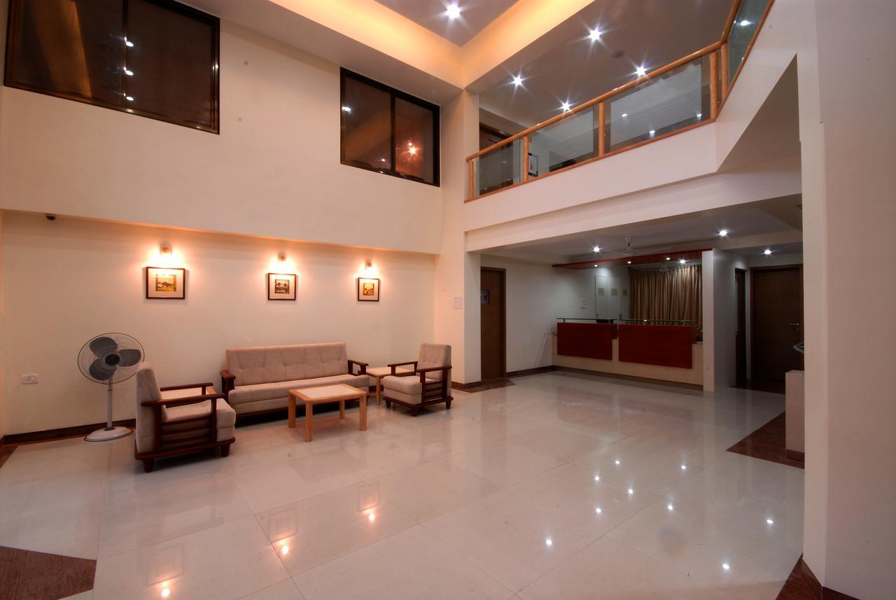 New Holiday Plaza 3* Nashik