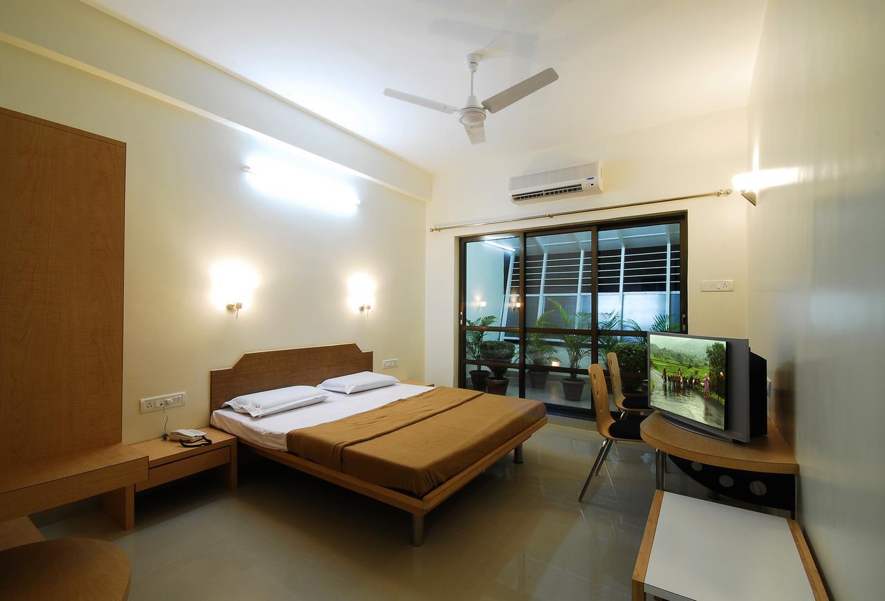 New Holiday Plaza Hotel Nashik