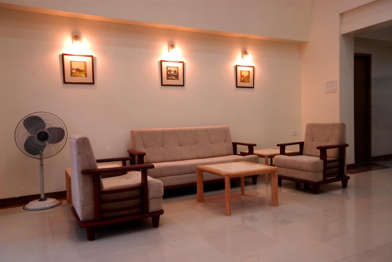 New Holiday Plaza 3* Nashik