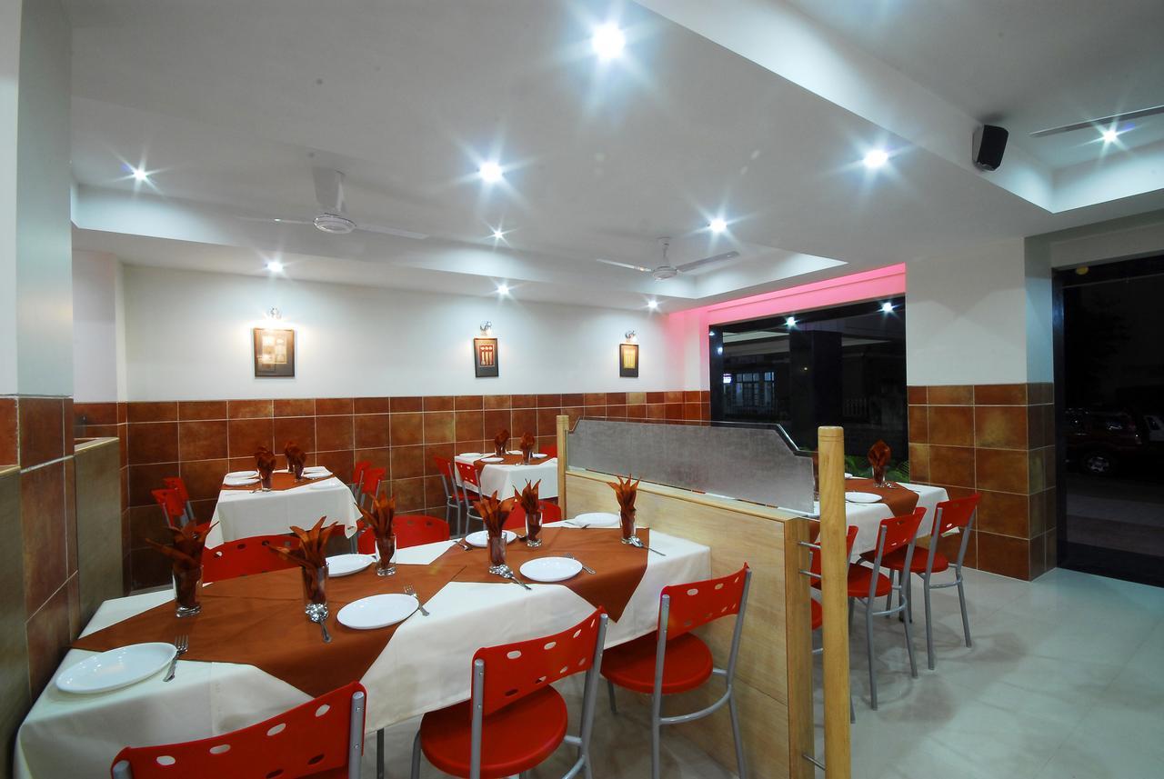 Hotel New Holiday Plaza 3*