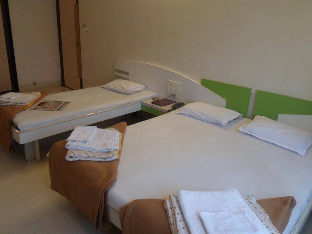 Rajmahal Hotel