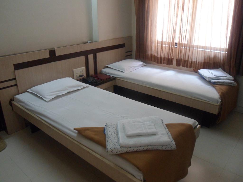 Hotel Rajmahal 2*