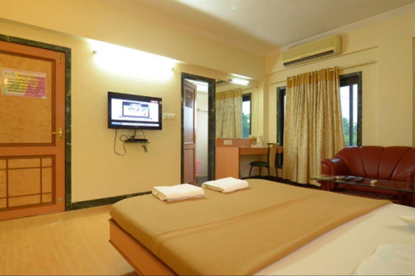 Hotel Pooja International 2*