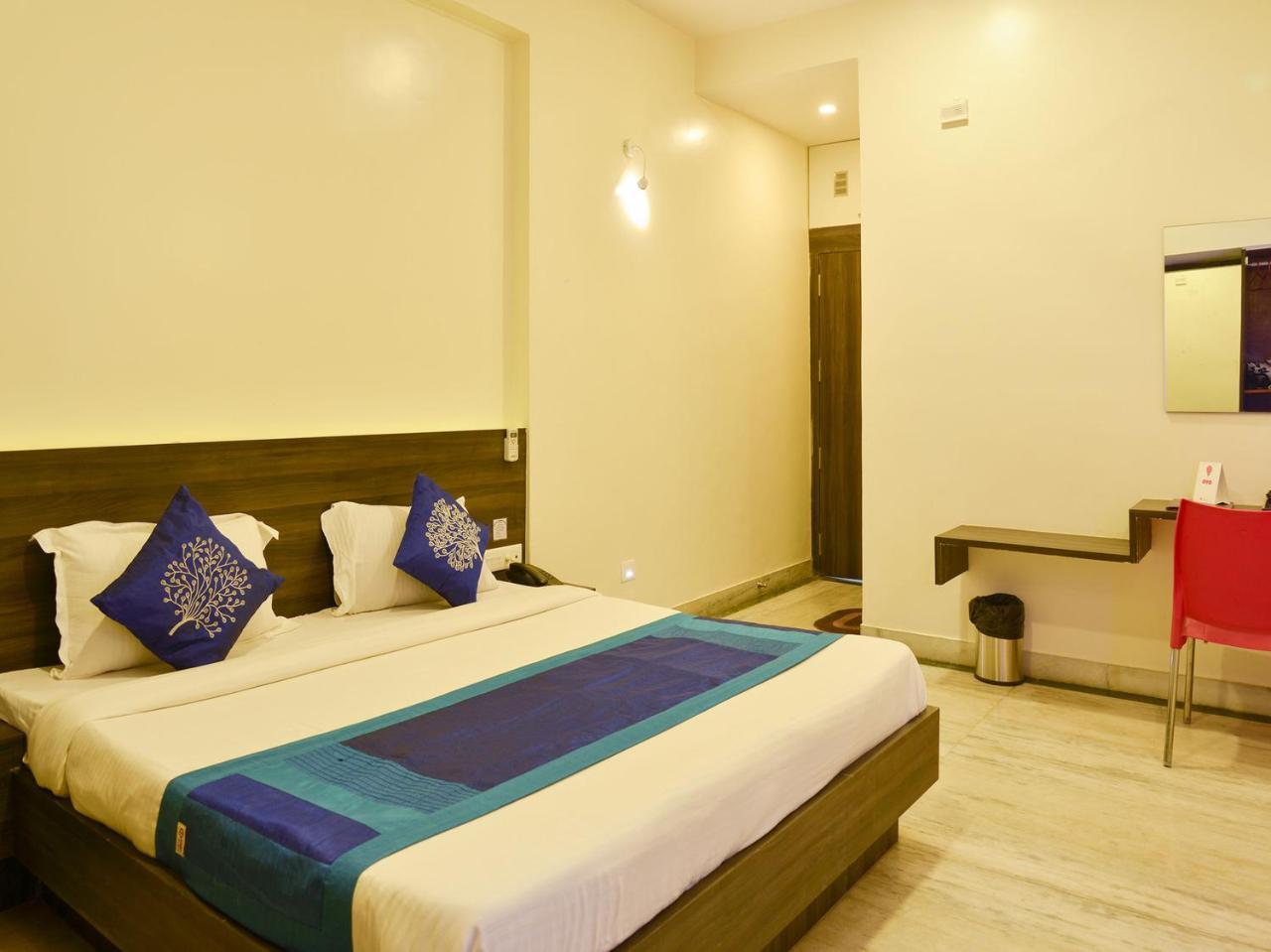 Hotel Oyo 4448 Suresh Plaza 3*