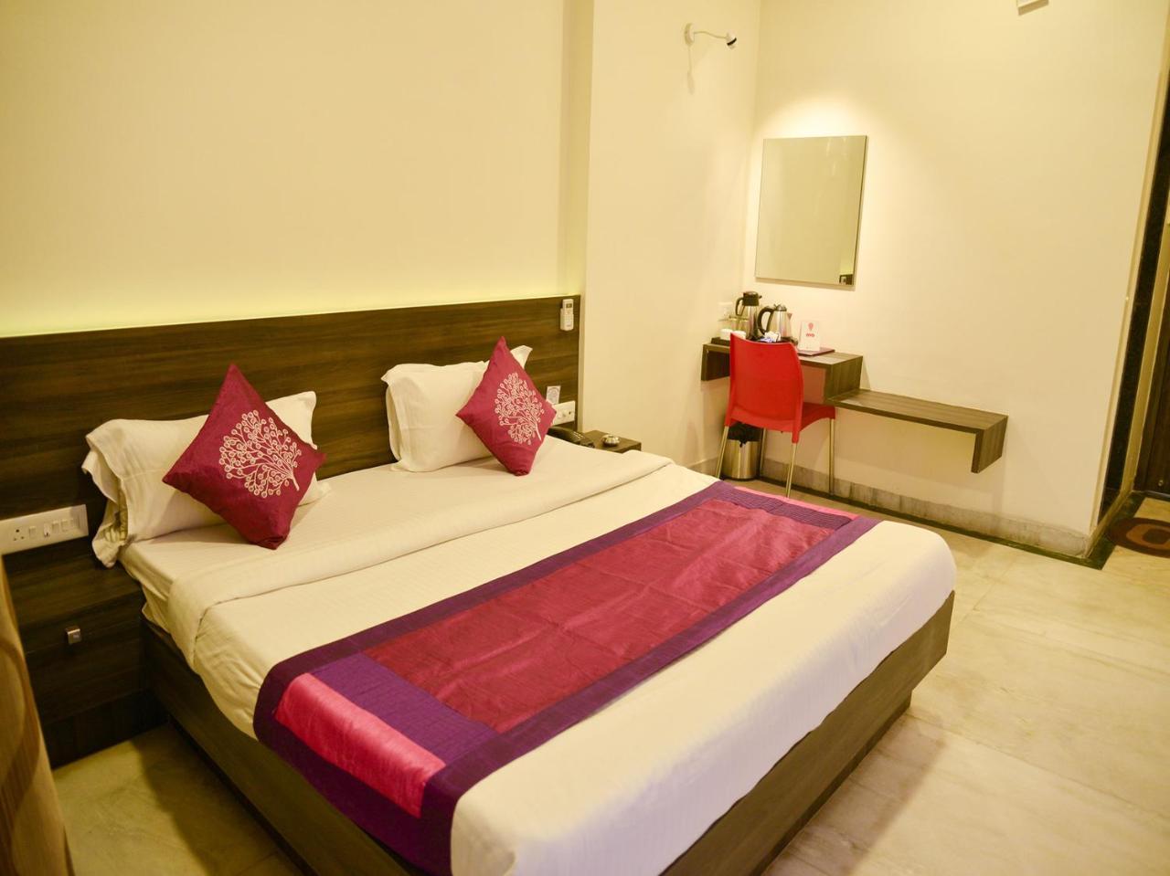 Oyo 4448 Suresh Plaza Nashik
