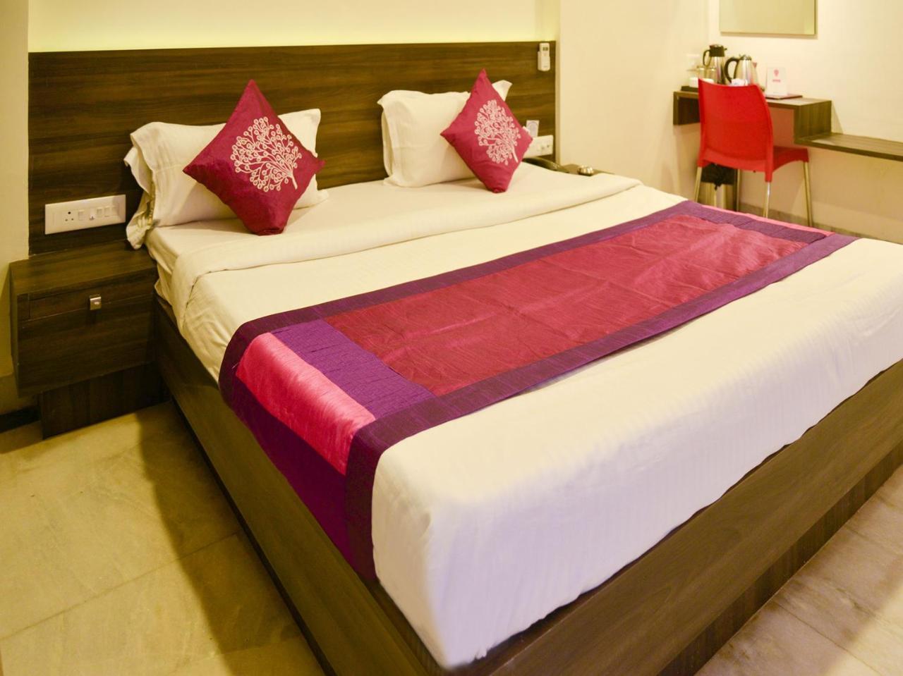 Oyo 4448 Suresh Plaza Hotel Nashik